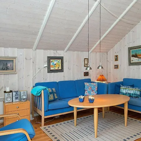 Feriehus Two-bedroom Holiday In 1 Strandby