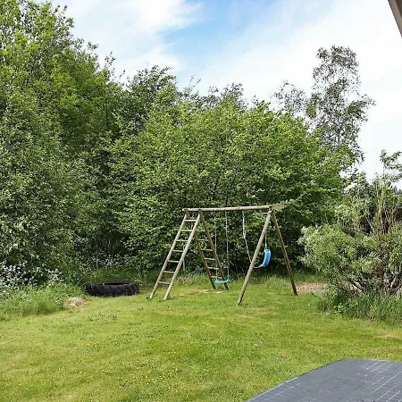 Feriehus Two-bedroom Holiday In 1