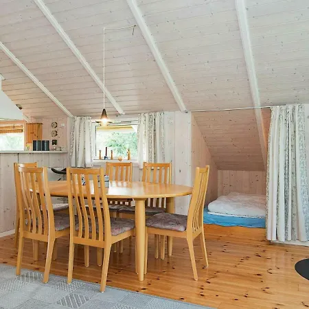 Two-bedroom Holiday In 1 Strandby